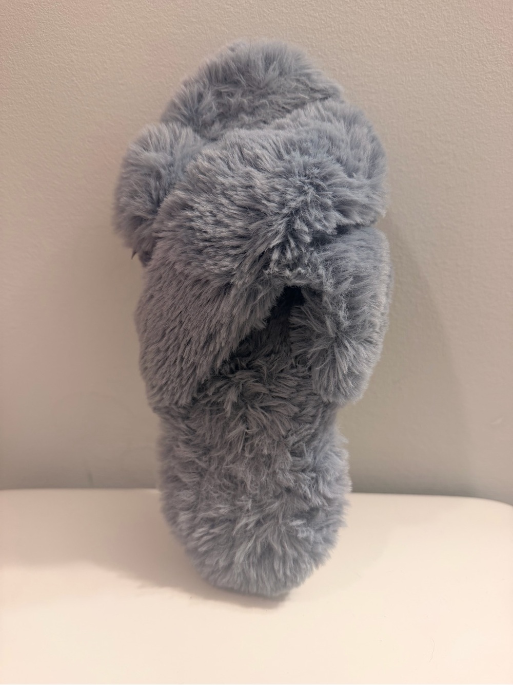 Cozy Plush Faux-Fur Slipper - Gray